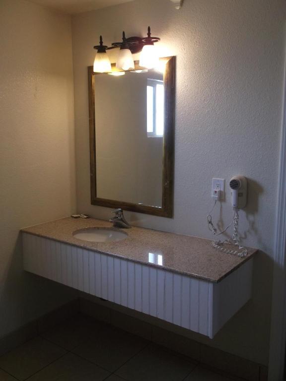 Travel Inn&Suites Fresno Camera foto